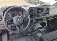 Mercedes-Benz Sprinter 11