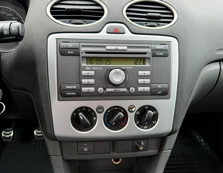 Ford Focus 16