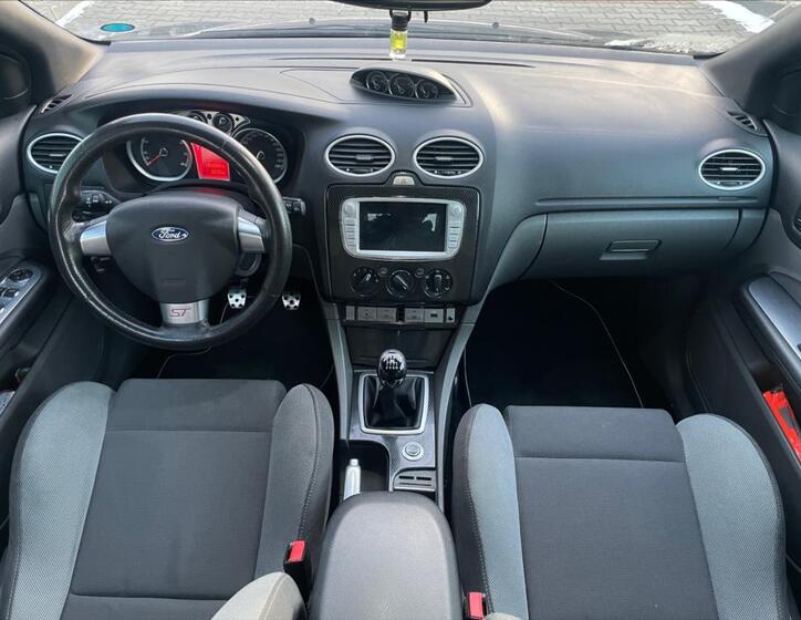 Ford Focus 8