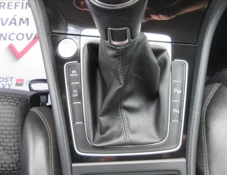 Volkswagen Golf 11