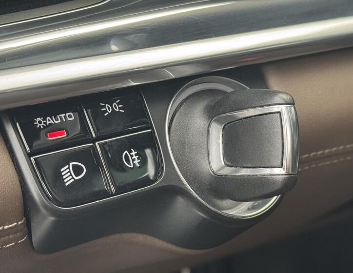 Porsche Panamera 19