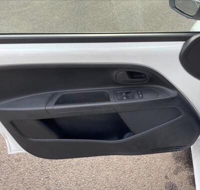 Volkswagen up! 15