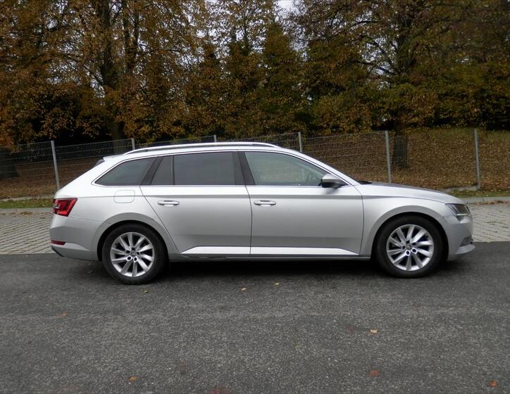 Škoda Superb 10