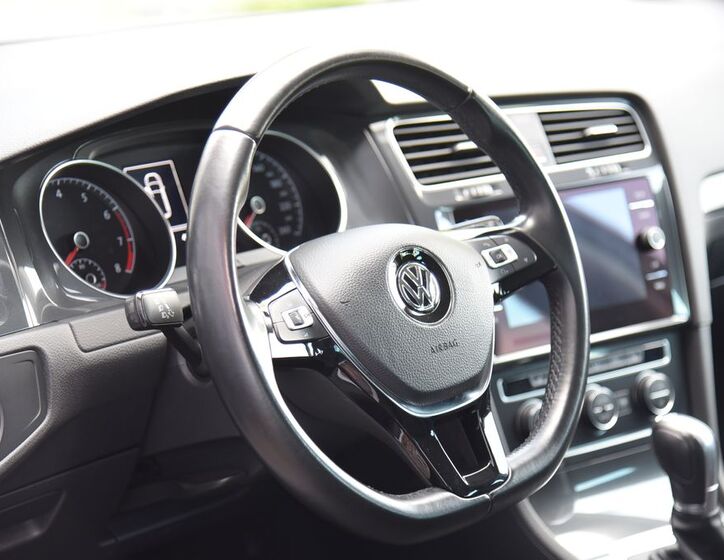 Volkswagen Golf 14