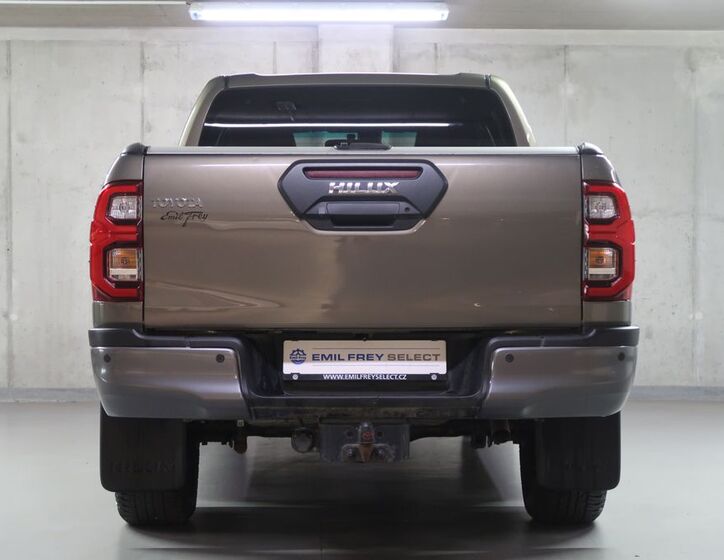 Toyota Hilux 6