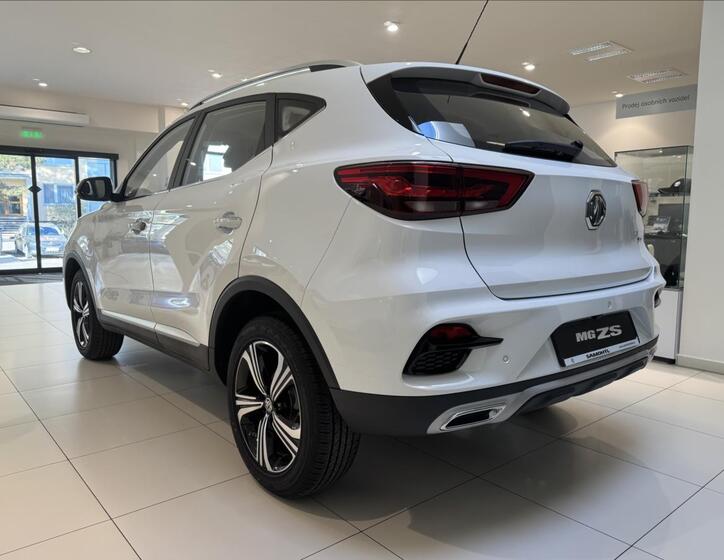 MG ZS 5
