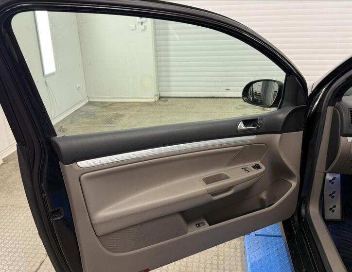 Volkswagen Golf 17