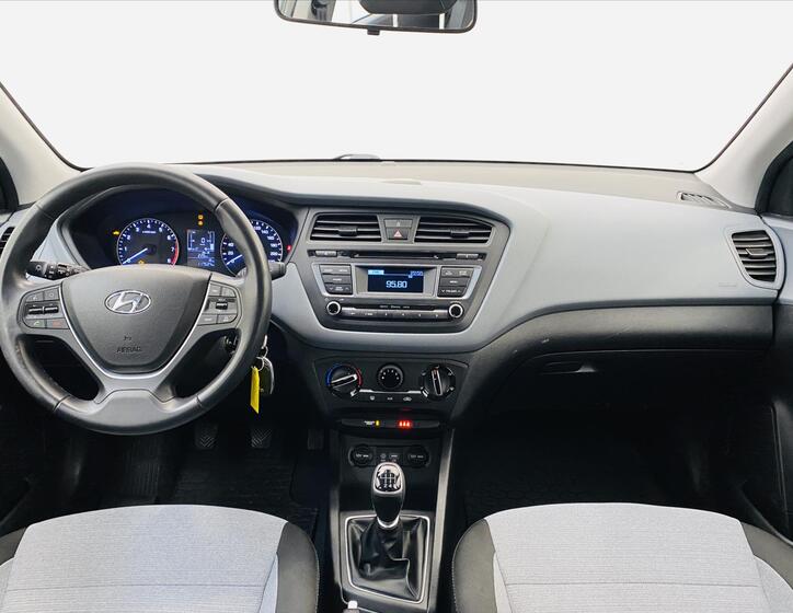 Hyundai i20 8