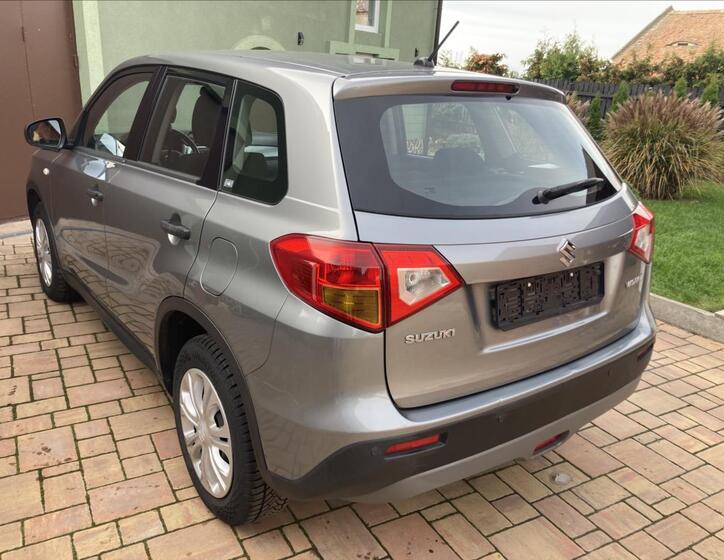Suzuki Vitara 22
