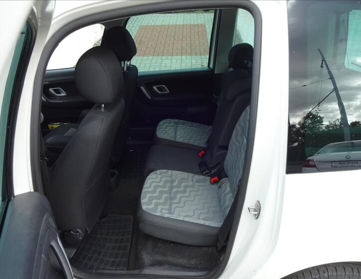 Škoda Roomster 21