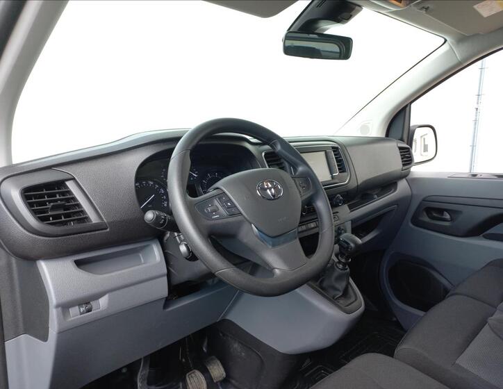 Toyota ProAce 11