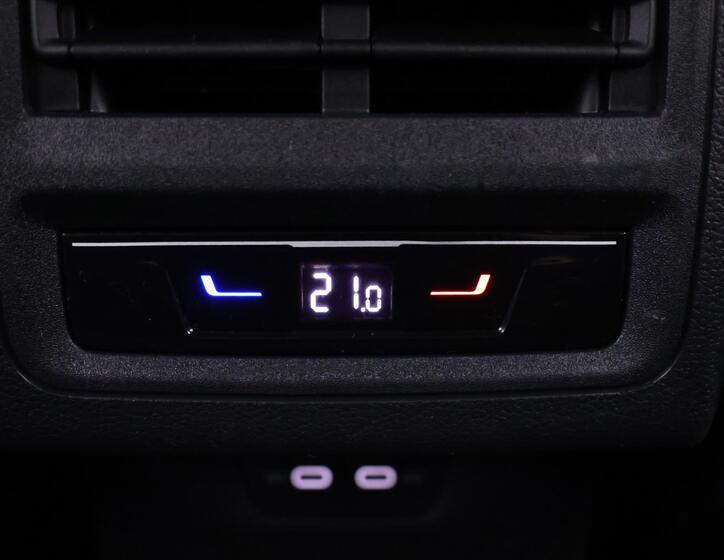 Volkswagen Golf 30