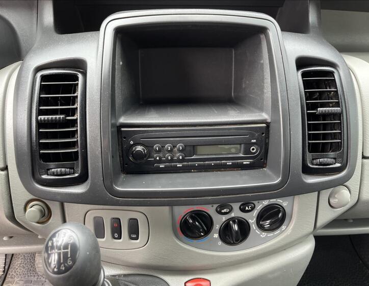 Opel Vivaro 12