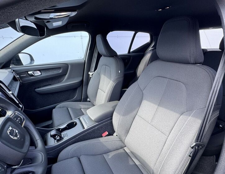 Volvo EX40 15