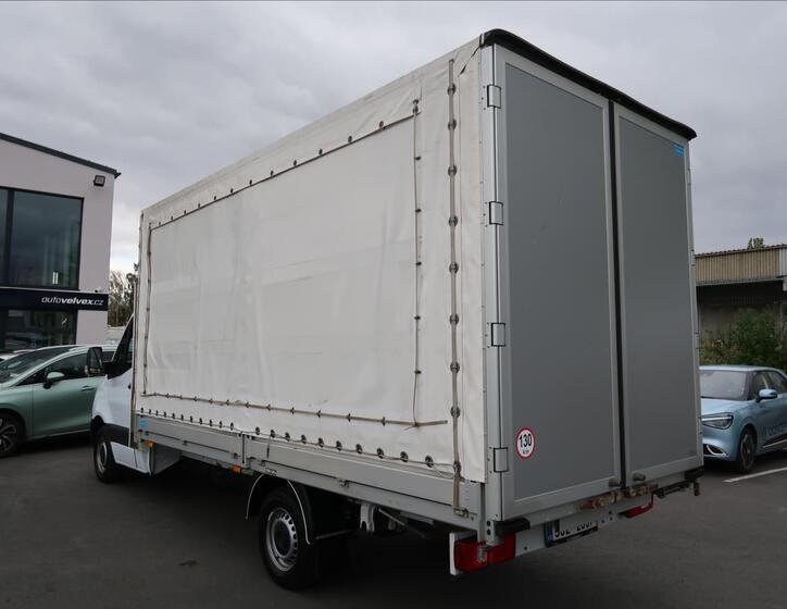 Mercedes-Benz Sprinter 4