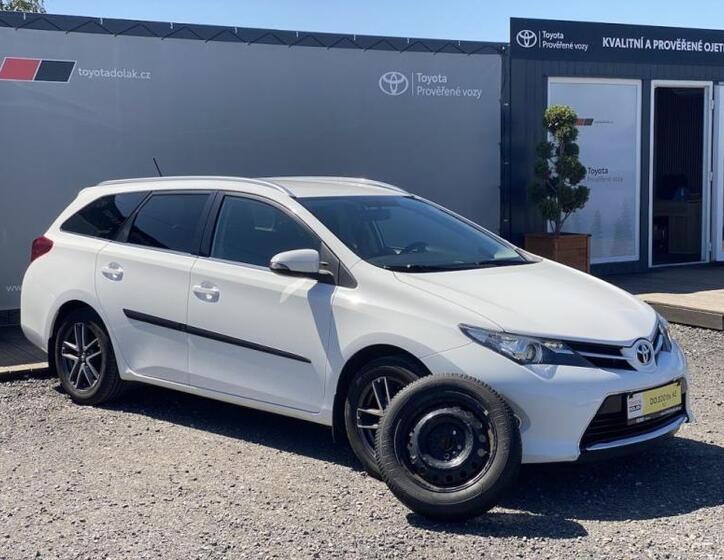 Toyota Auris 1