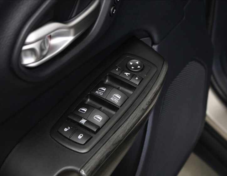 Jeep Cherokee 24