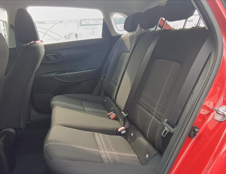 Hyundai i20 10