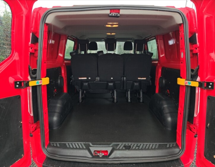 Ford Transit Custom 11