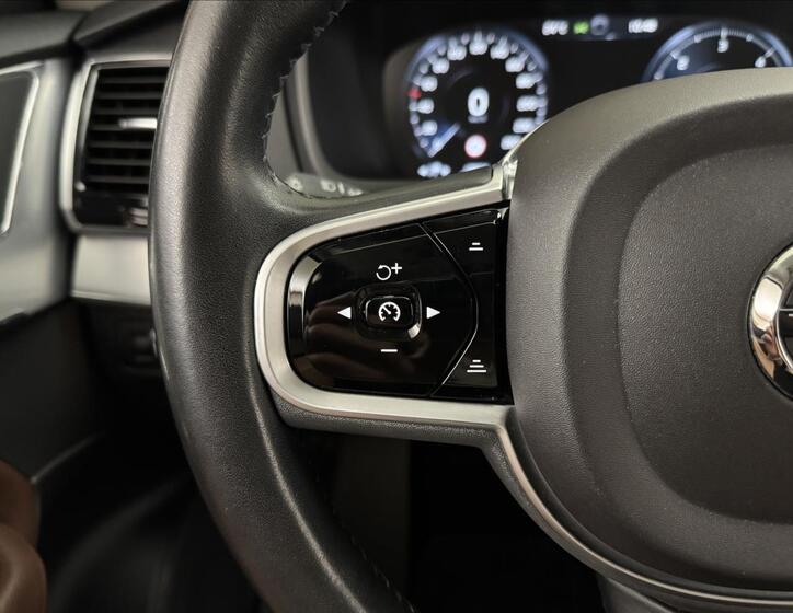Volvo XC90 9