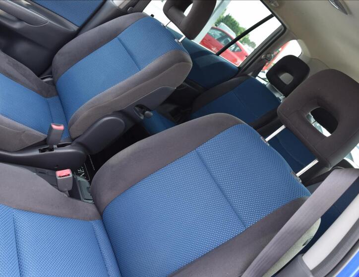 Mazda Premacy 13