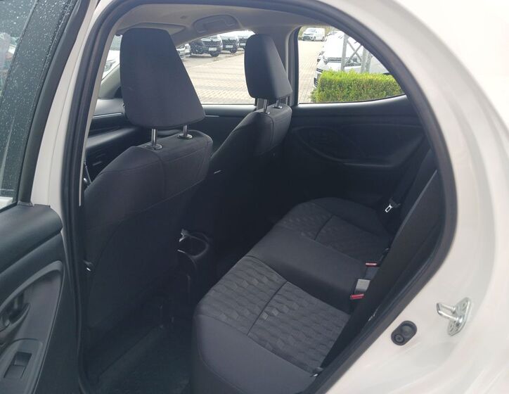 Toyota Yaris 12