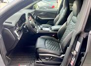 Audi RS Q8 10