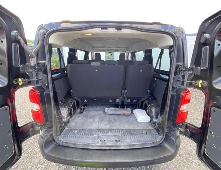 Peugeot Traveller 42