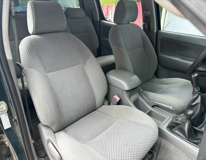Toyota Hilux 13