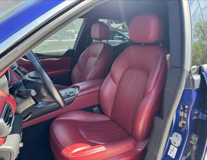 Maserati Levante 11