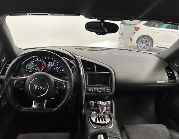 Audi R8 32