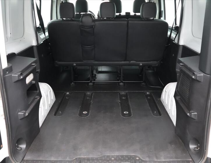 Renault Trafic 10