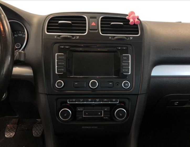 Volkswagen Golf 16