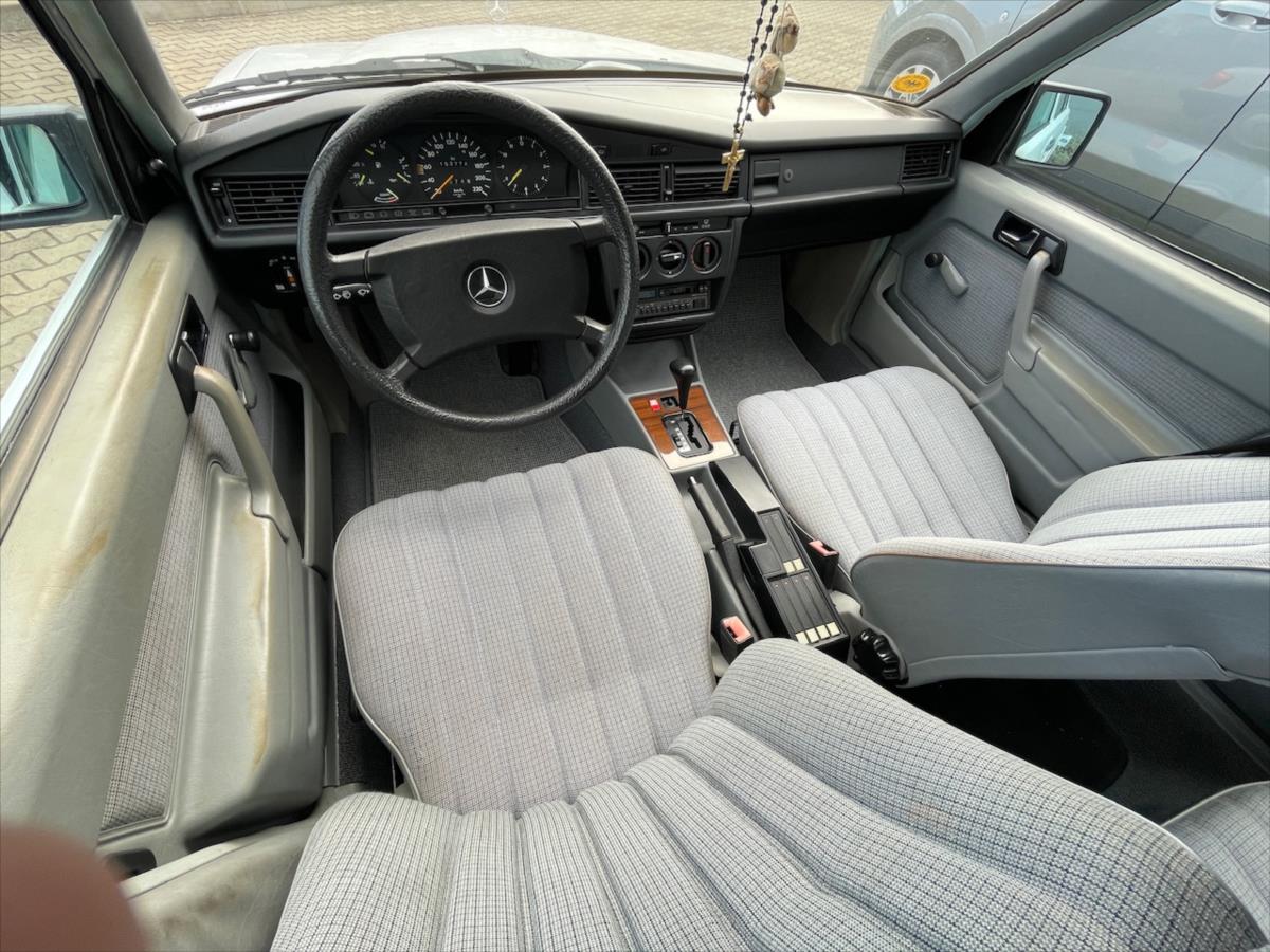Mercedes-Benz 190