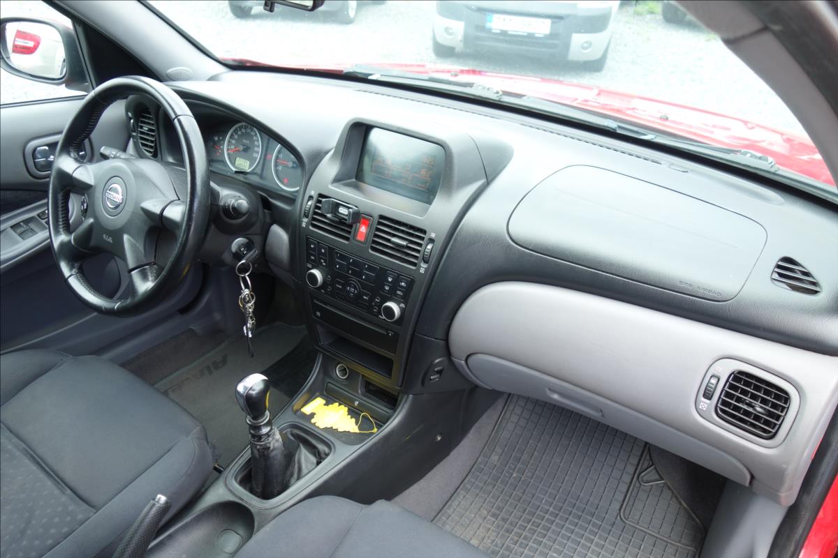 Nissan Almera