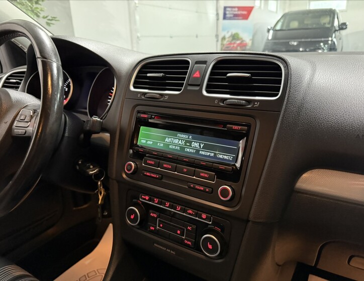Volkswagen Golf 16