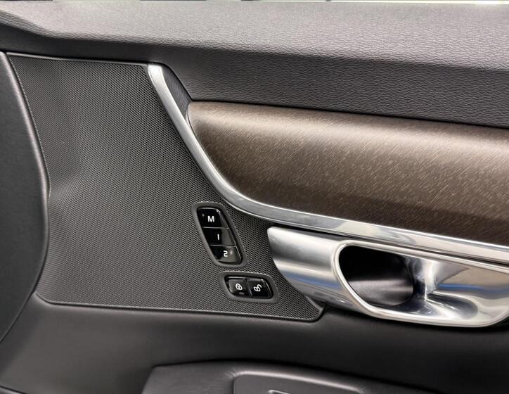 Volvo V90 24