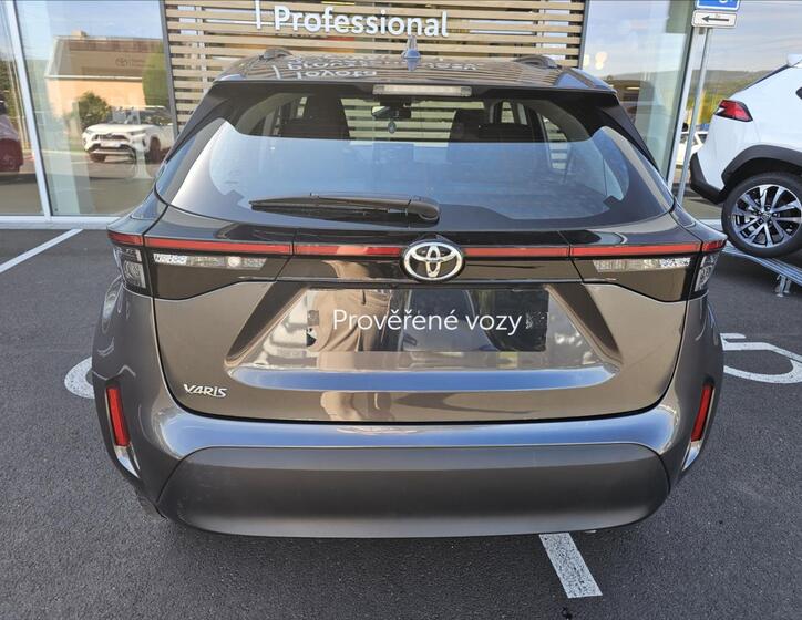 Toyota Yaris Cross 15