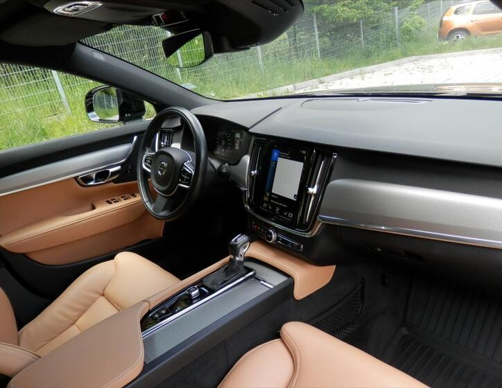 Volvo V90 14