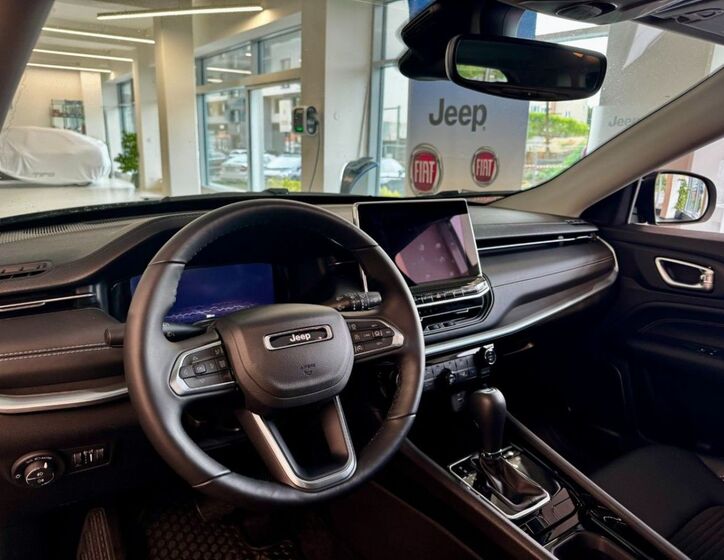 Jeep Compass 10