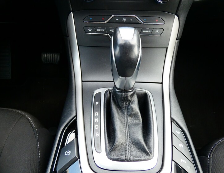 Ford Galaxy 8