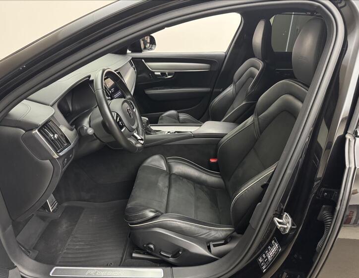Volvo V90 31