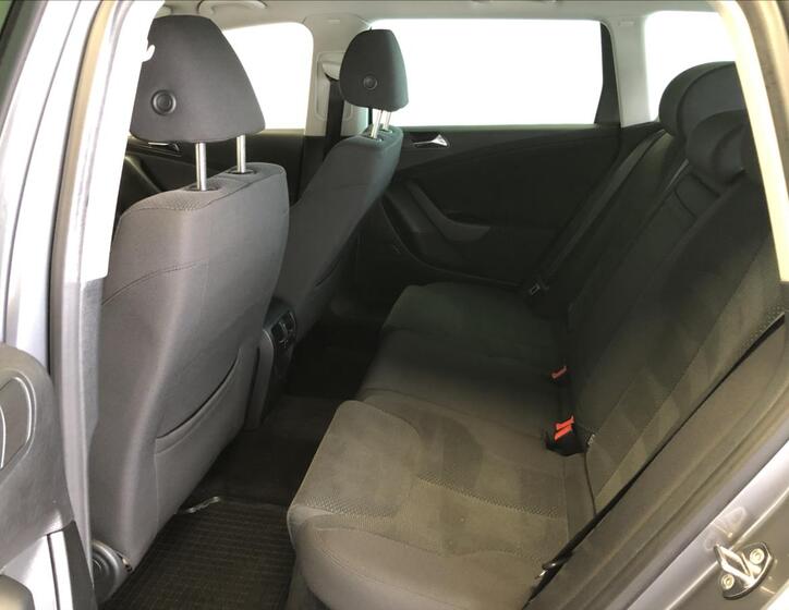 Volkswagen Passat 10