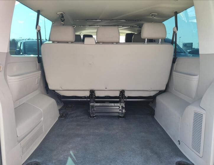 Volkswagen Caravelle 10