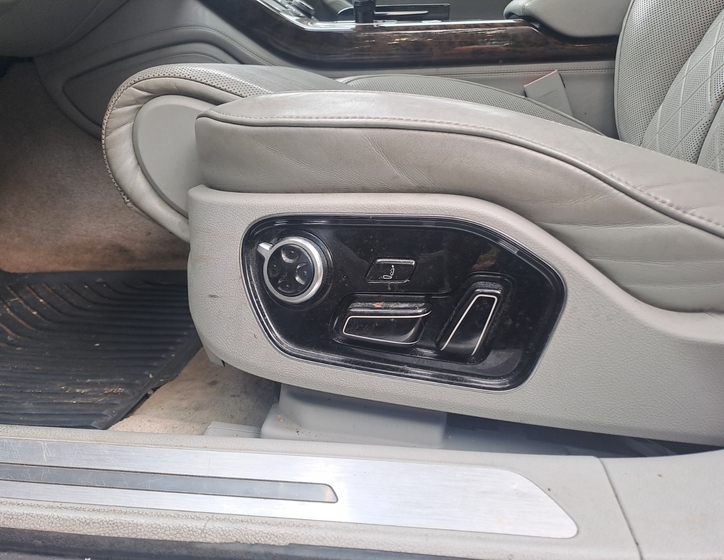 Audi A8 6