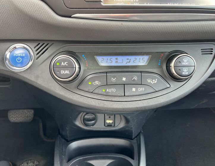 Toyota Yaris 24