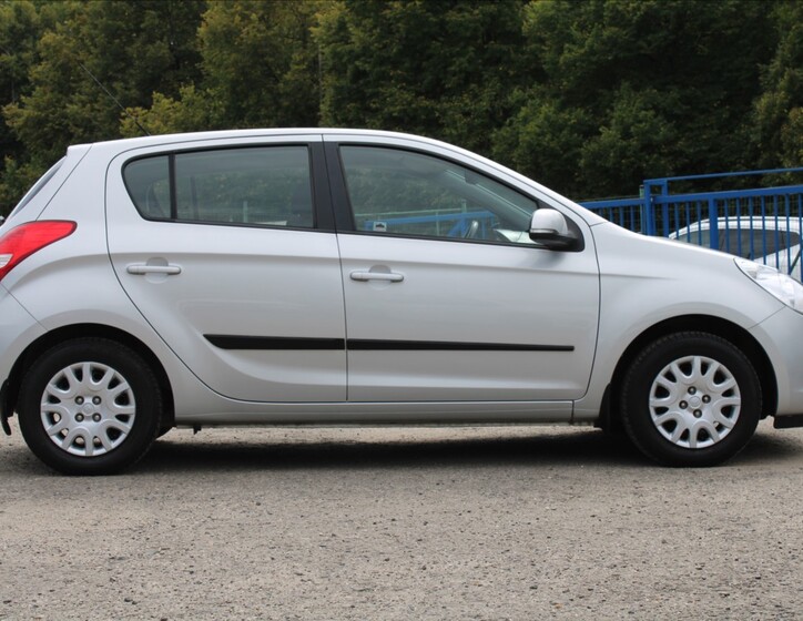 Hyundai i20 4