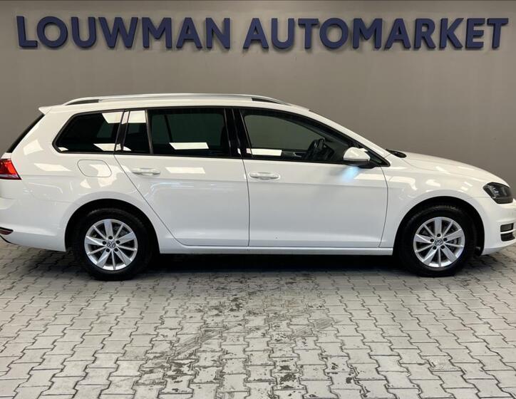 Volkswagen Golf 16