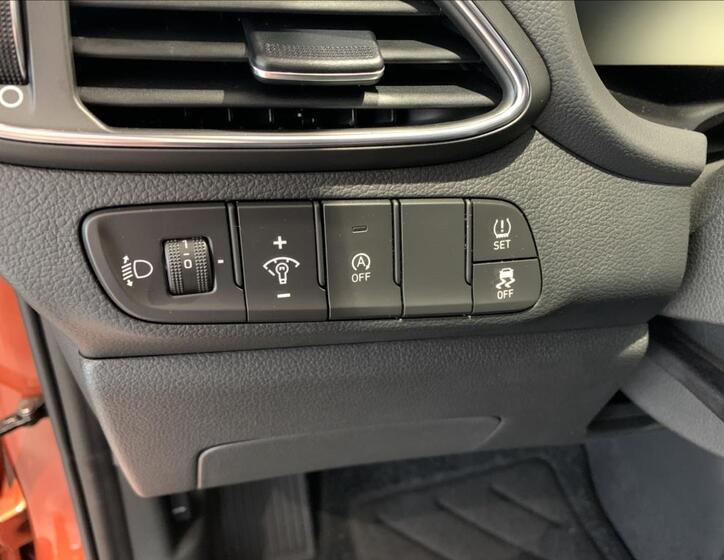 Hyundai i30 23