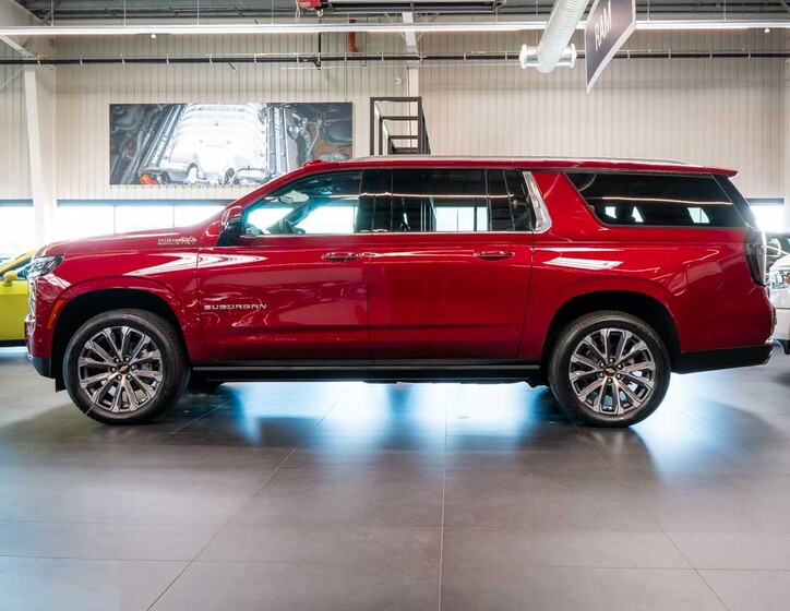 Chevrolet Suburban 2